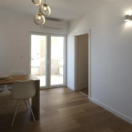 Gabriela Apartment *