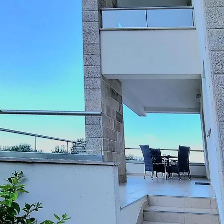 Gabriela Apartment *